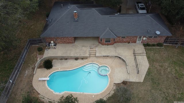 604 Elm Street, Floresville, TX 78114