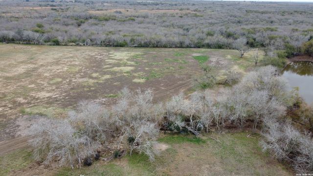 604 Elm Street, Floresville, TX 78114