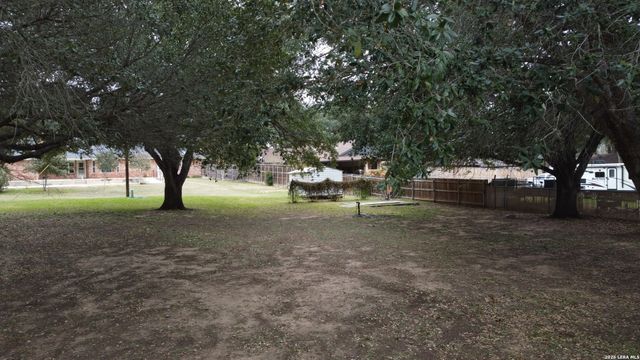 604 Elm Street, Floresville, TX 78114