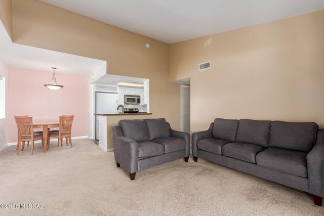 101 S Players Club Dr Apt 3202, Tucson, AZ 85745