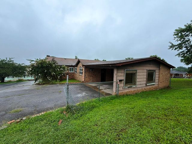 805 Woodland Drive, Rossville, GA 30741