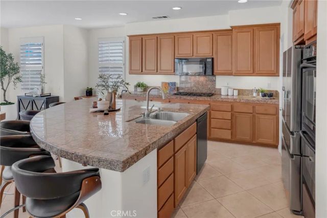 2201 Bay View Drive, Signal Hill, CA 90755