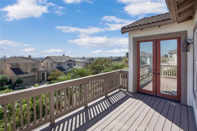 2201 Bay View Drive, Signal Hill, CA 90755