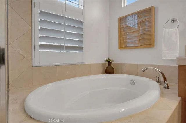 2201 Bay View Drive, Signal Hill, CA 90755
