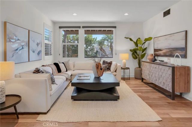 2201 Bay View Drive, Signal Hill, CA 90755