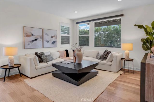 2201 Bay View Drive, Signal Hill, CA 90755