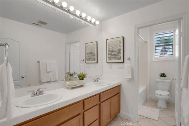 2201 Bay View Drive, Signal Hill, CA 90755