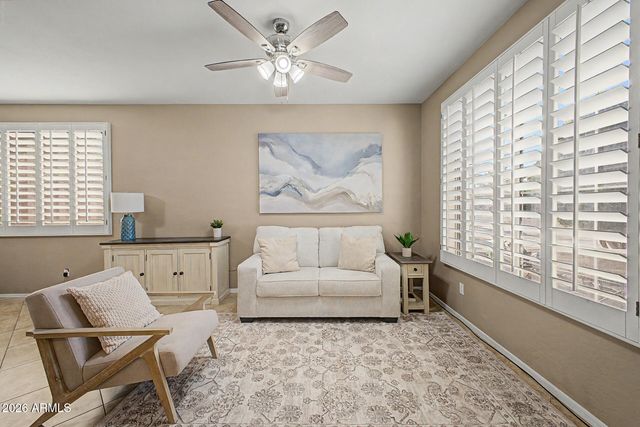 8039 W FOOTHILL Drive, Peoria, AZ 85383