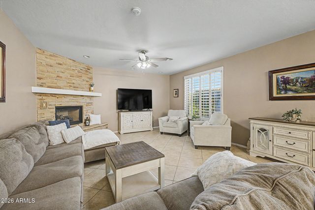 8039 W FOOTHILL Drive, Peoria, AZ 85383