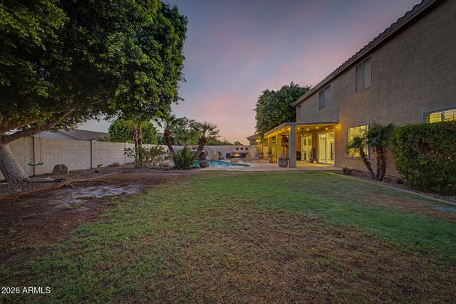 8039 W FOOTHILL Drive, Peoria, AZ 85383