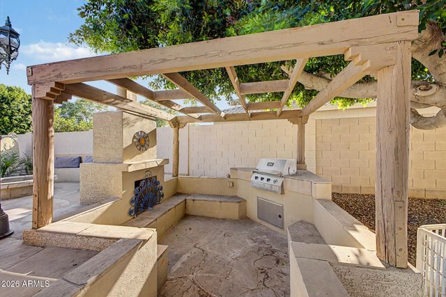 8039 W FOOTHILL Drive, Peoria, AZ 85383