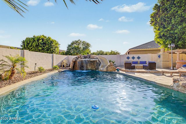 8039 W FOOTHILL Drive, Peoria, AZ 85383