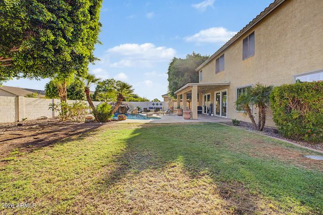 8039 W FOOTHILL Drive, Peoria, AZ 85383