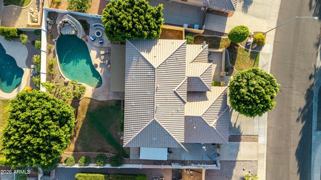 8039 W FOOTHILL Drive, Peoria, AZ 85383