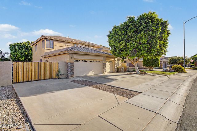 8039 W FOOTHILL Drive, Peoria, AZ 85383