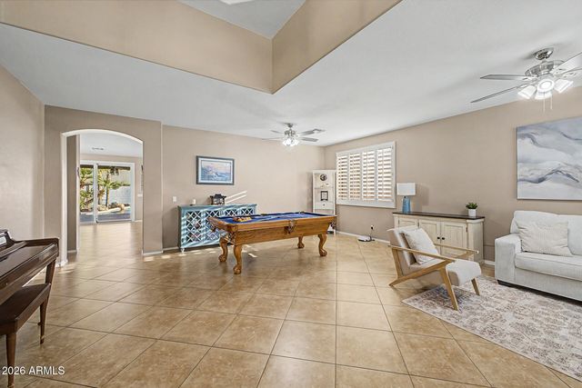 8039 W FOOTHILL Drive, Peoria, AZ 85383