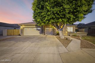 8039 W FOOTHILL Drive, Peoria, AZ 85383