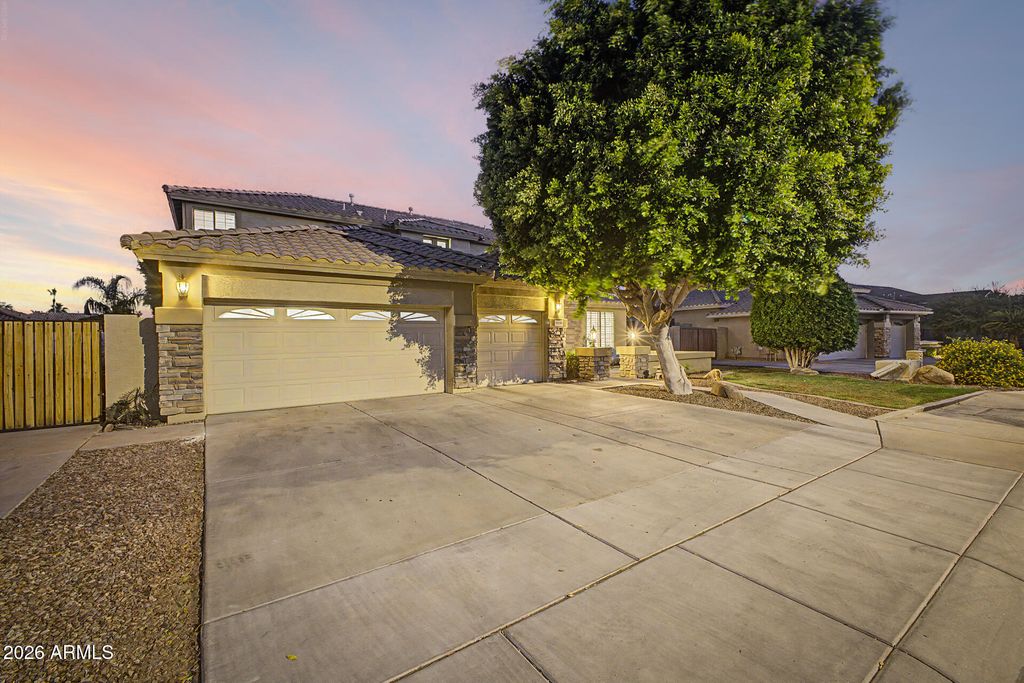 8039 W FOOTHILL Drive, Peoria, AZ 85383 — photo 2