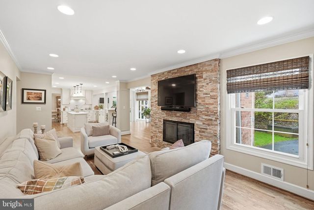 1 PADDOCK CT, Potomac, MD 20854