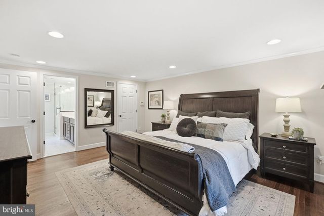 1 PADDOCK CT, Potomac, MD 20854