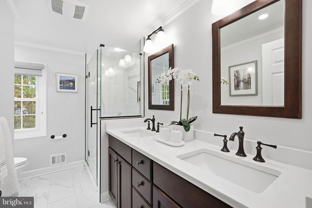 1 PADDOCK CT, Potomac, MD 20854