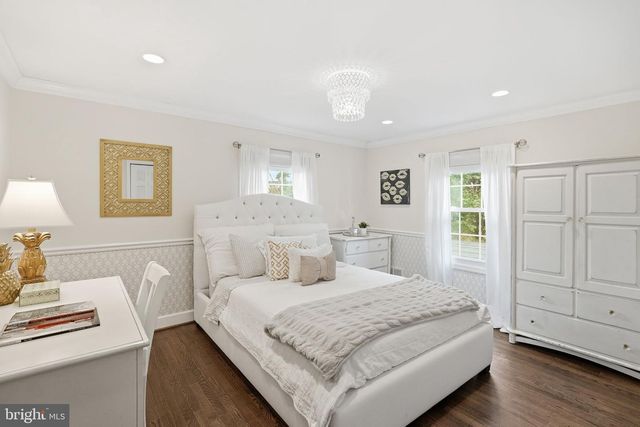 1 PADDOCK CT, Potomac, MD 20854