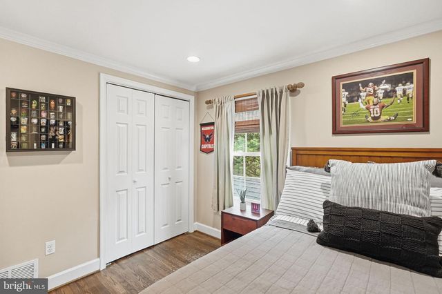 1 PADDOCK CT, Potomac, MD 20854