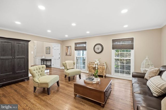 1 PADDOCK CT, Potomac, MD 20854