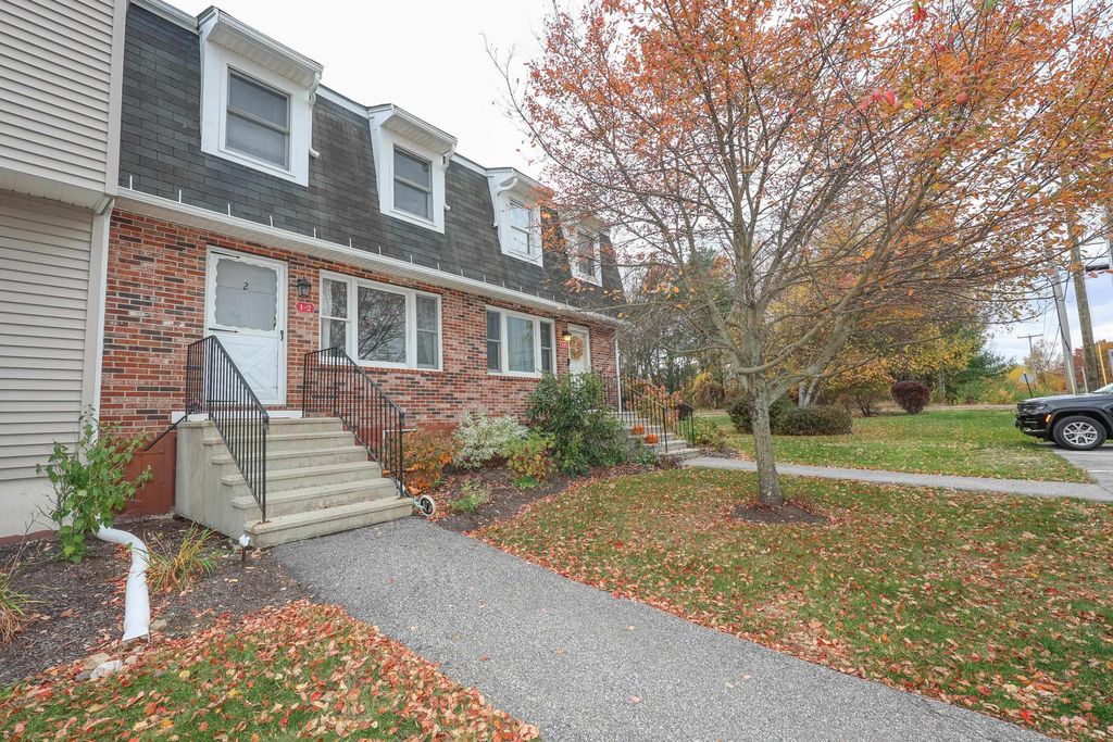 1 Oakwood Ln Apt 2, Goffstown, NH 03045