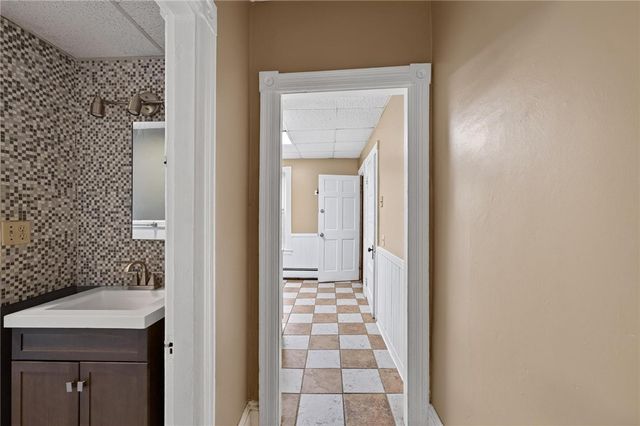 68 9th Street, Providence, RI 02906