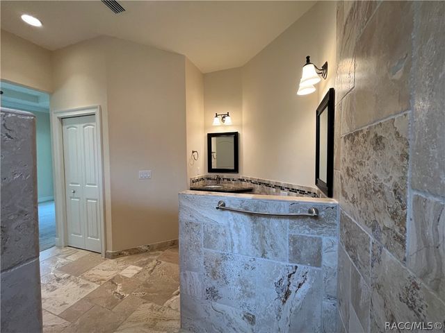 9376 S Deer Park Drive, Homosassa, FL 34446