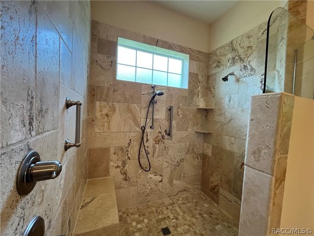 9376 S Deer Park Drive, Homosassa, FL 34446