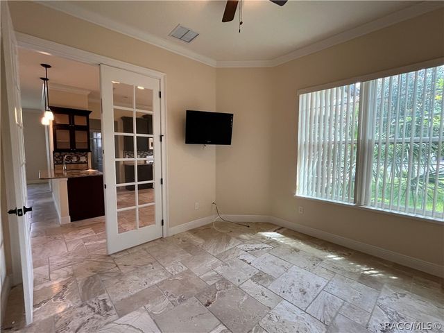 9376 S Deer Park Drive, Homosassa, FL 34446