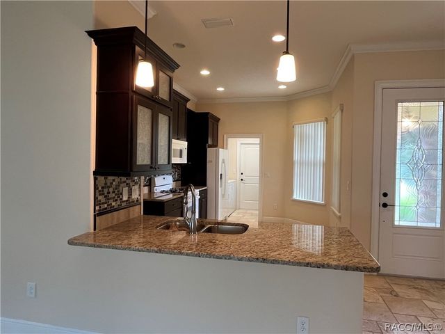 9376 S Deer Park Drive, Homosassa, FL 34446