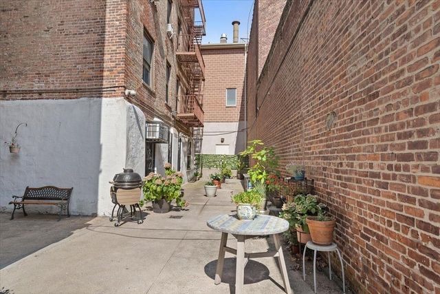 1825 Riverside Drive 1F, New York (manhattan), NY 10034