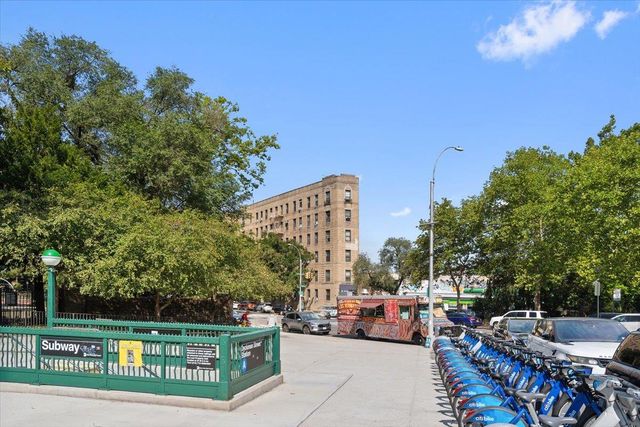 1825 Riverside Drive 1F, New York (manhattan), NY 10034
