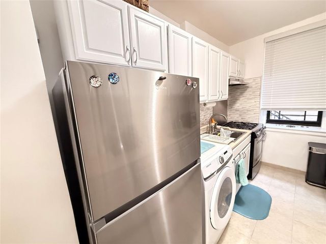 1825 Riverside Drive 1F, New York (manhattan), NY 10034