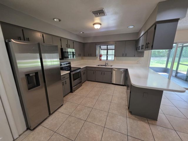 619 KNOWLES ROAD B, Brandon, FL 33511
