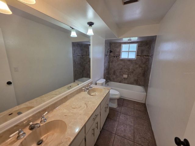 619 KNOWLES ROAD B, Brandon, FL 33511