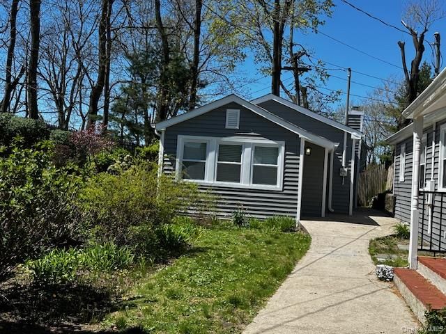 23 West Drive, Port Washington, NY 11050
