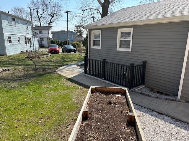 23 West Drive, Port Washington, NY 11050