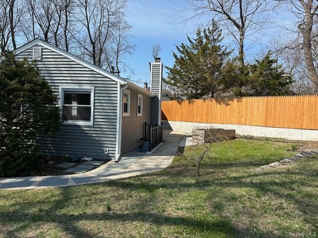 23 West Drive, Port Washington, NY 11050