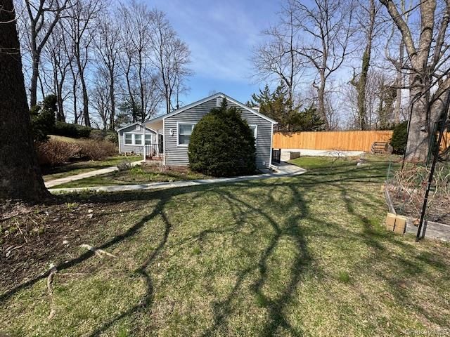 23 West Drive, Port Washington, NY 11050