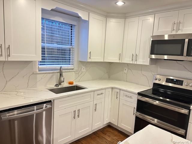 23 West Drive, Port Washington, NY 11050