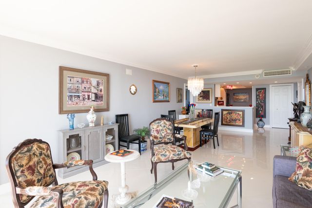 2400 Presidential Way 1506, West Palm Beach, FL 33401