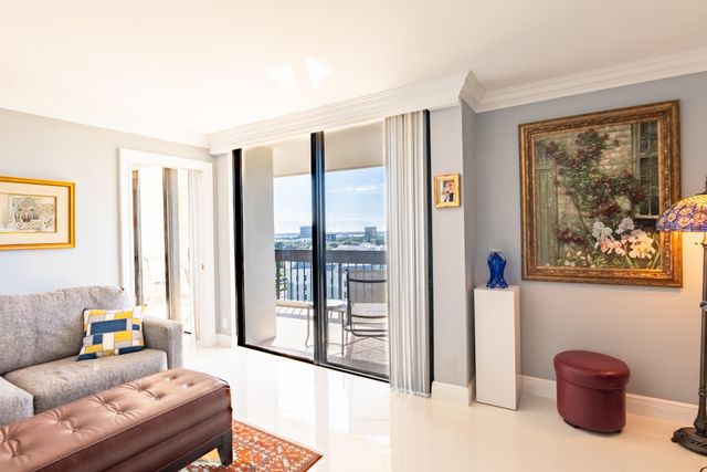 2400 Presidential Way 1506, West Palm Beach, FL 33401