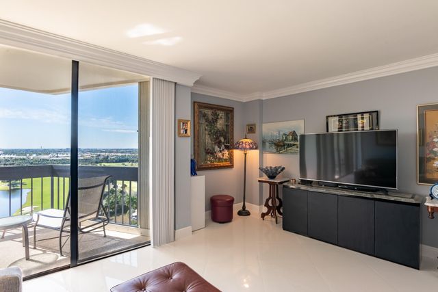 2400 Presidential Way 1506, West Palm Beach, FL 33401