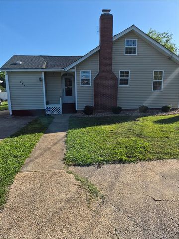 379 Schley AVE, Hampton, VA 23661