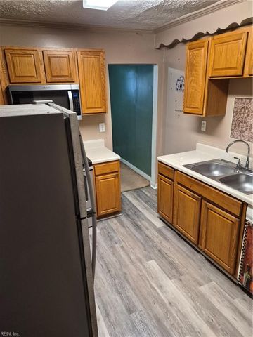 379 Schley AVE, Hampton, VA 23661