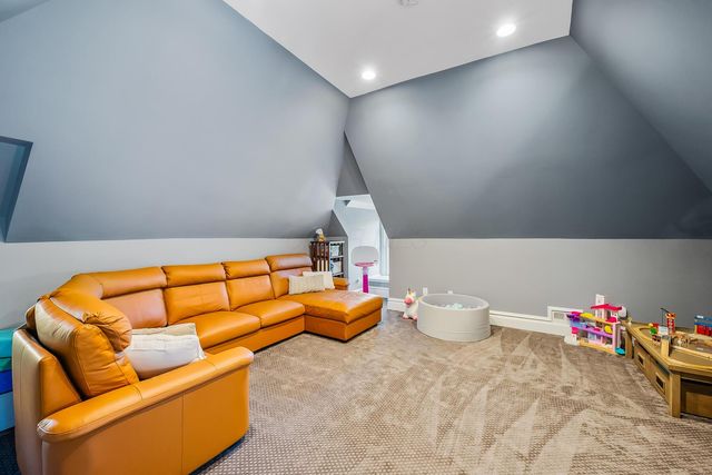 297 W William Street, Delaware, OH 43015